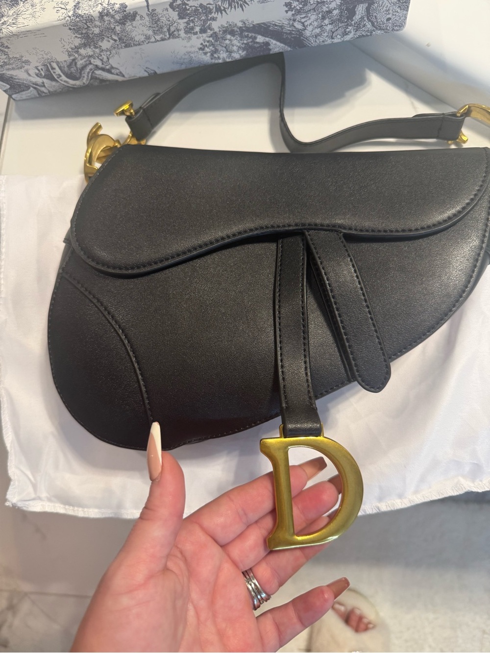 Christian Dior Black Leather Saddle Crossbody with Gold Hardware - Picture 2 of 11